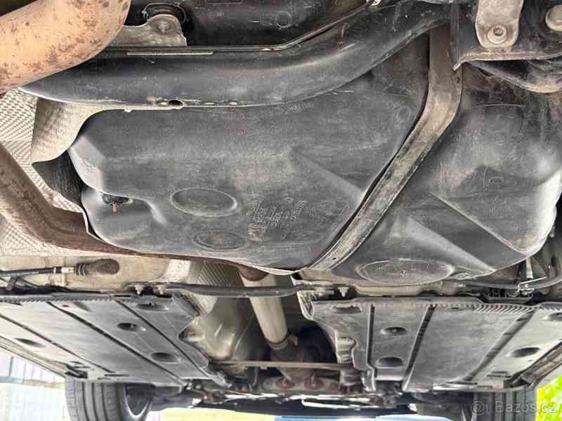 Volkswagen Golf 2,0   GTI Manuální ruční brzda - foto 2