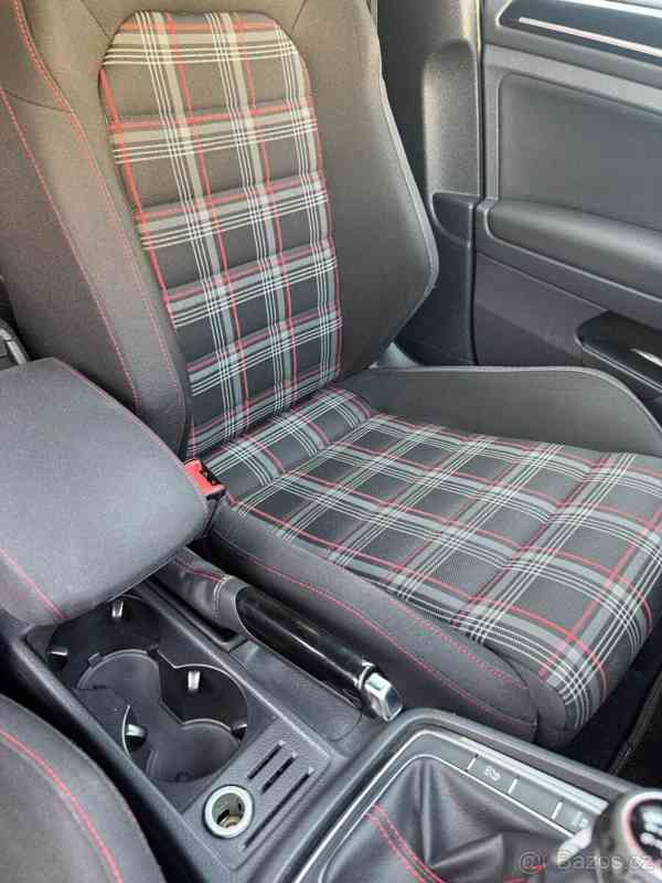 Volkswagen Golf 2,0   GTI Manuální ruční brzda - foto 3