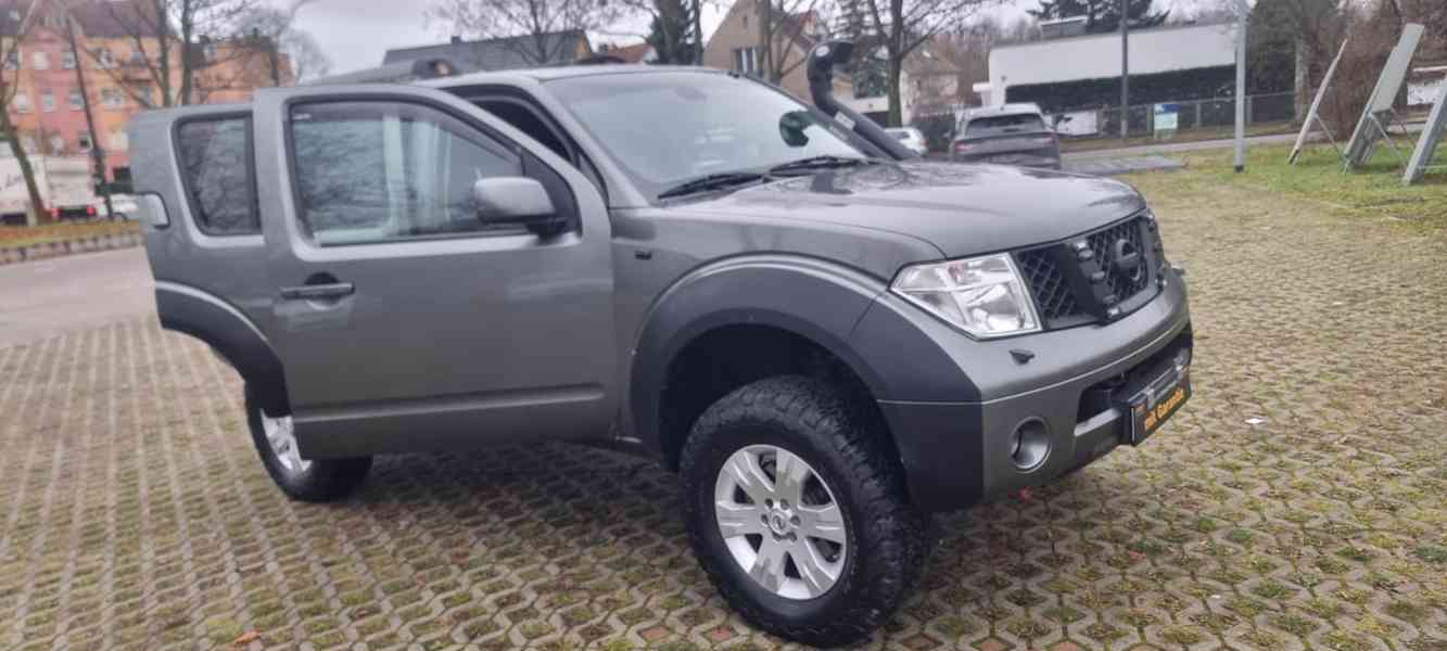 Nissan Pathfinder 2.5 dCi Aut. 128kw - foto 19