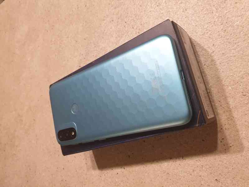 Motorola Moto E20 2GB/32GB Graphite Grey7x a Coastal Blue1x - foto 5