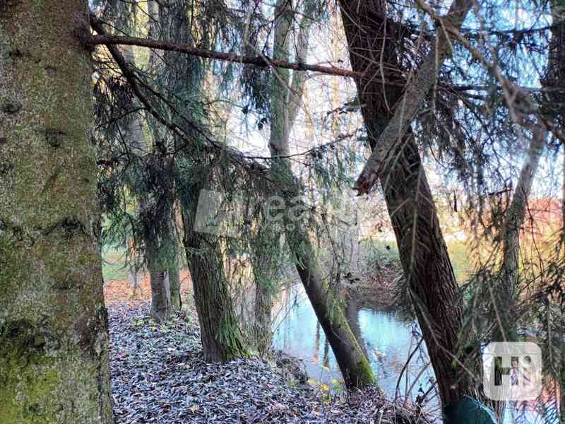 Prodej oploceného pozemku 755 m2, Lhota Rapotina bazar Hyperinzerce.cz