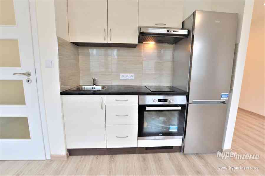 1+kk/ spací kout, 37 m2, po rekonstrukci, Praha 8 - foto 1