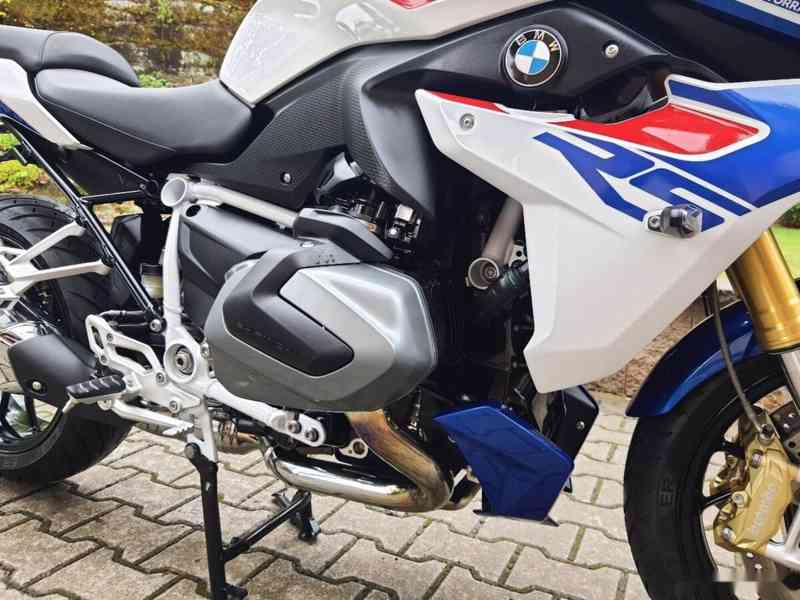 BMW R 1250 RS - TOP - 5 500 KM - ZÁNOVNÍ MOTO 349.900,- Kč - foto 16
