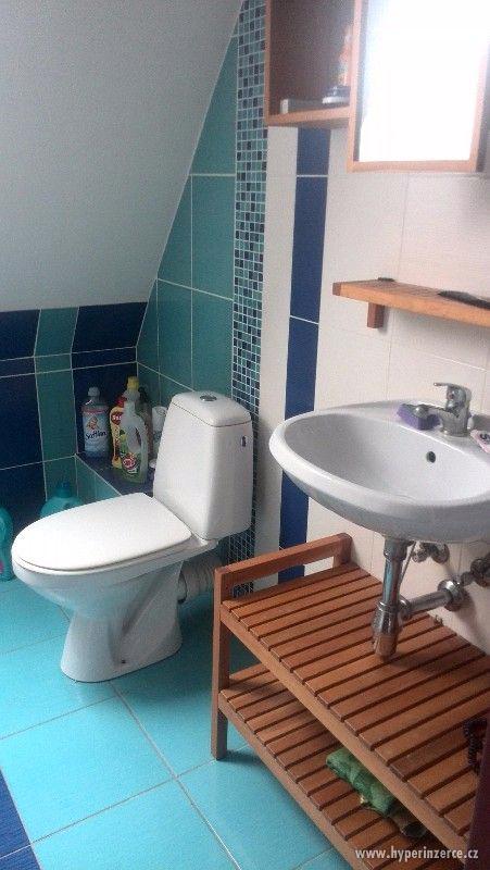Podkrovní byt 1+kk (60m2) v rodinném domku - foto 6