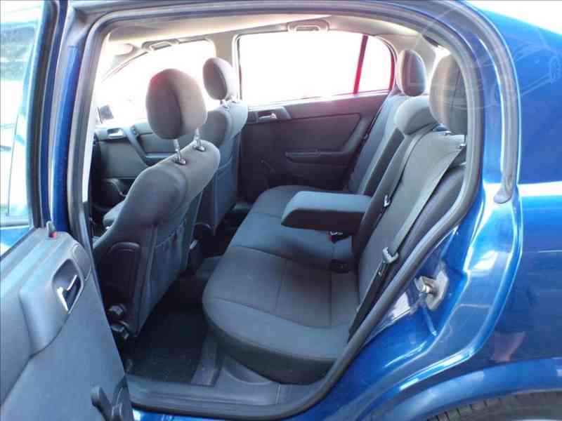 Opel Astra 1,8 i16V SPORT - foto 10