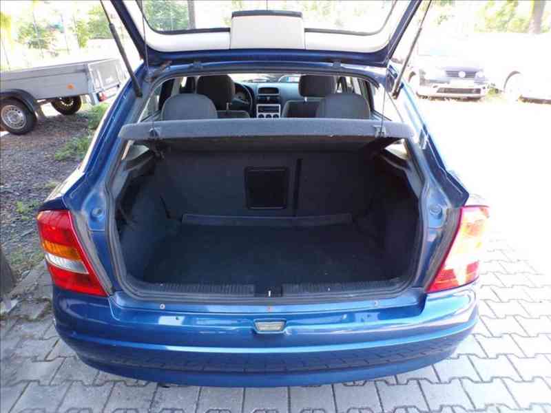 Opel Astra 1,8 i16V SPORT - foto 11