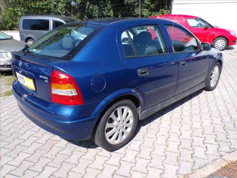 Opel Astra 1,8 i16V SPORT - foto 3