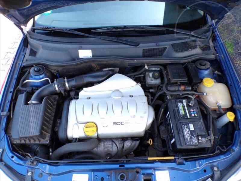 Opel Astra 1,8 i16V SPORT - foto 15