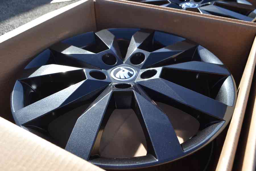 4ks NOVÉ orig.alu disky Škoda Octavia III 6Jx17 ET48, 5x112 - foto 19