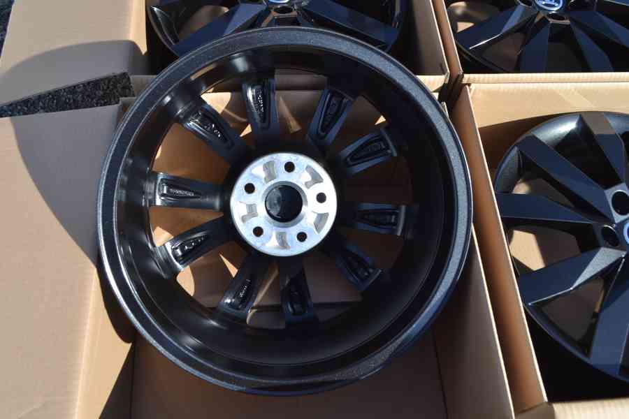 4ks NOVÉ orig.alu disky Škoda Octavia III 6Jx17 ET48, 5x112 - foto 13