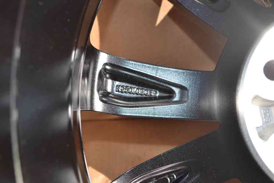 4ks NOVÉ orig.alu disky Škoda Octavia III 6Jx17 ET48, 5x112 - foto 15