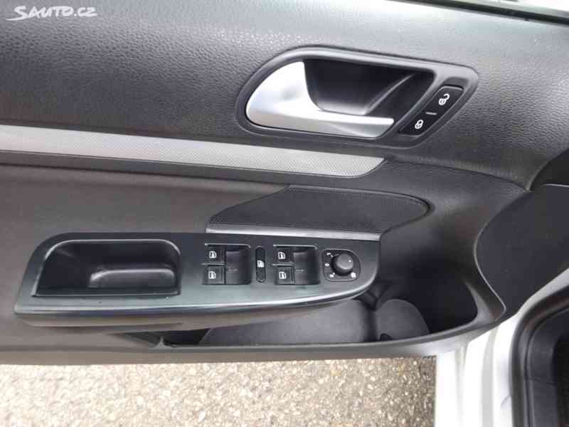 Volkswagen Golf Variant, 2,0 TDI (103 KW) NOVÉ ROZVODY - foto 6