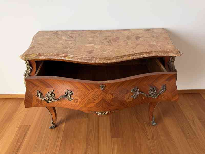 Komoda ve stylu rokoko - foto 2