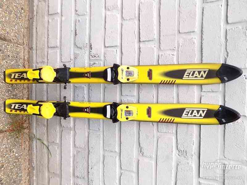 Dětské carvingové lyže 98 cm Elan Team Racing, bezvadný stav - foto 1
