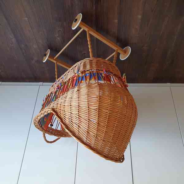 Proutěná retro košatina na kolečkách – 90×55 cm - foto 4