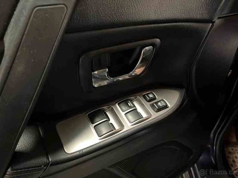 Mitsubishi Pajero  - foto 9