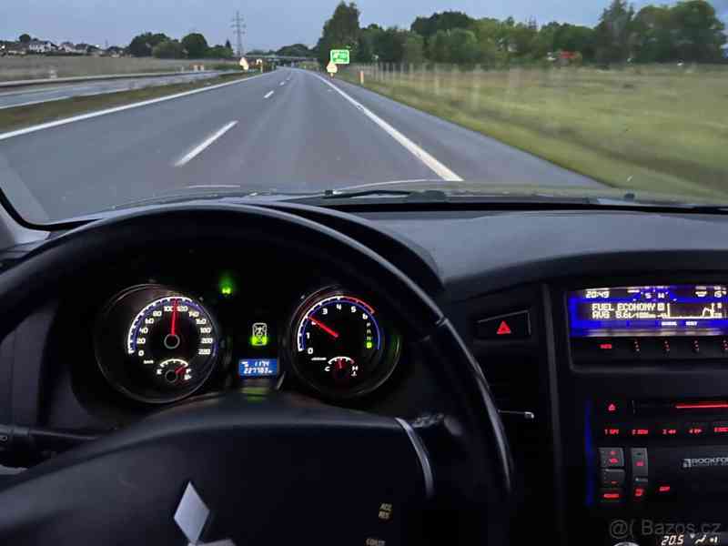 Mitsubishi Pajero  - foto 10