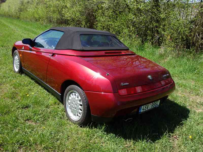 Alfa Romeo Spider 2,0 TS - foto 4