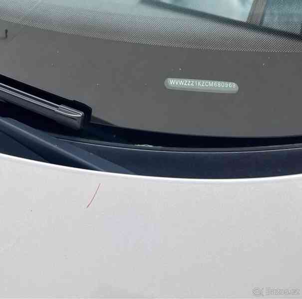 Volkswagen Golf 2,0 TDI 103kW - foto 21