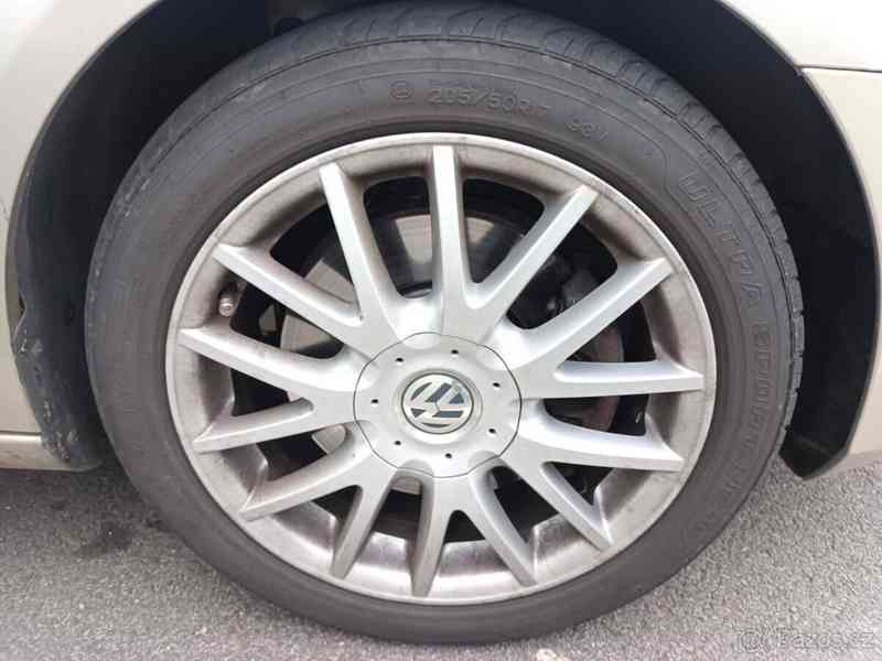 Volkswagen Golf 2,0 TDI 103kW - foto 3
