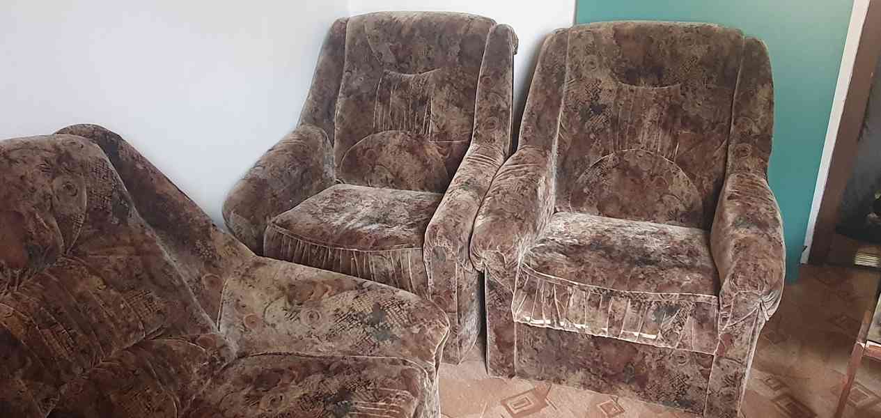 Prodáme rozložitelnou sedačku a 2 křesla  - foto 2
