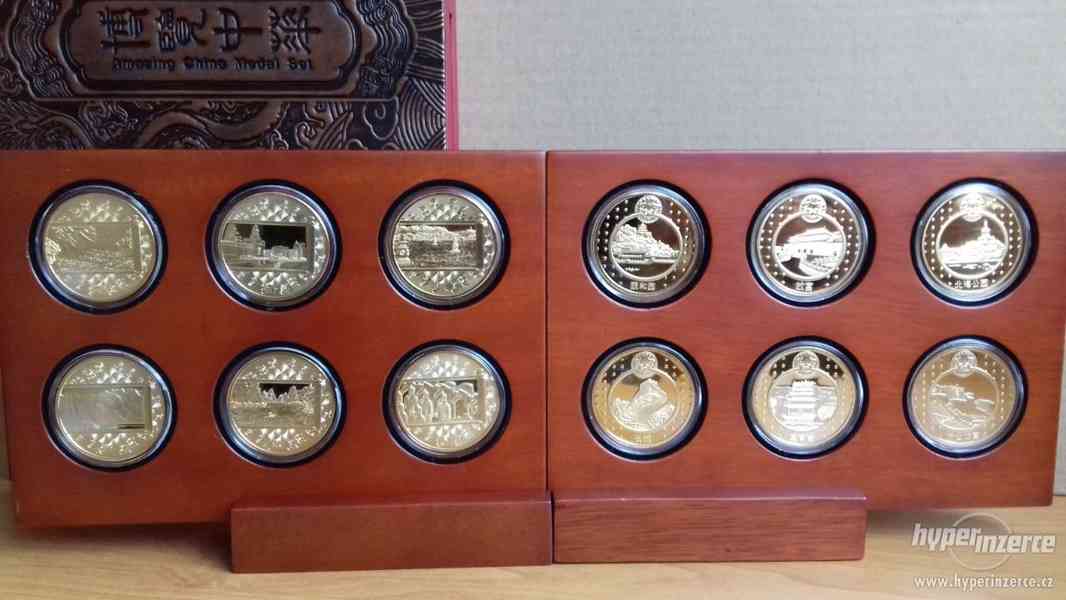 Pamětní medaile - Pozlacené symboly Číny - foto 1
