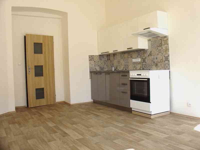 Pronájem bytu 4+kk/B, 121 m2, Praha 2, Vinohrady - BEZ KAUCE - foto 2