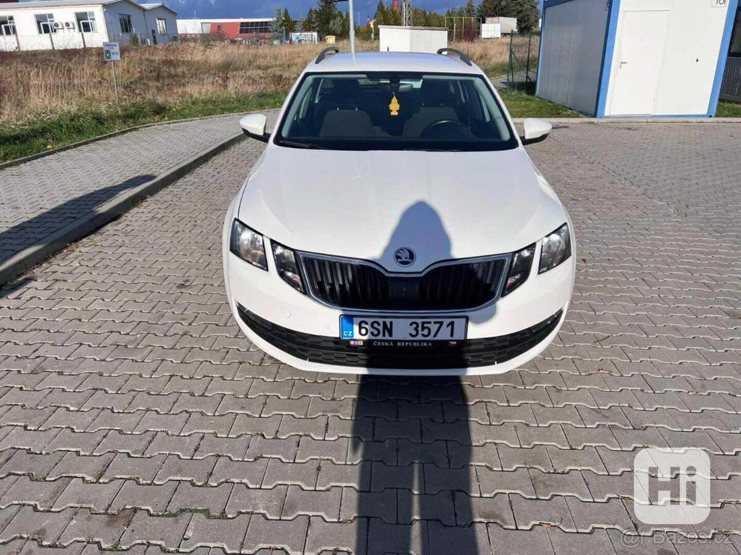 Škoda Octavia 1,6   3 - foto 1