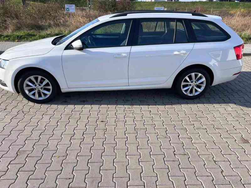 Škoda Octavia 1,6   3 - foto 12