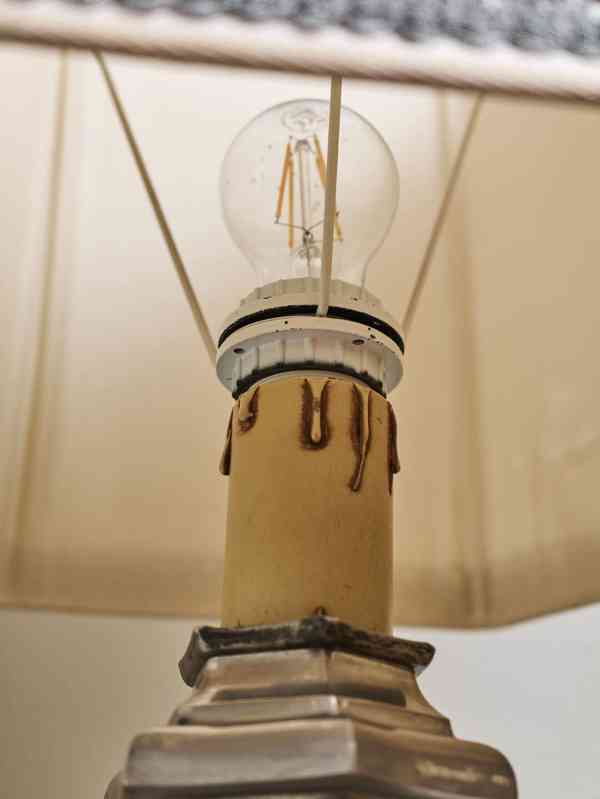 Velká stolní lampa ve stylu Ludvíka XIII. - foto 5