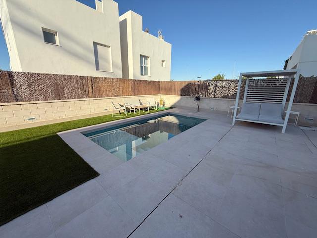 Prodej moderní vila Španělsko Pilar, bazén, parkování - foto 15