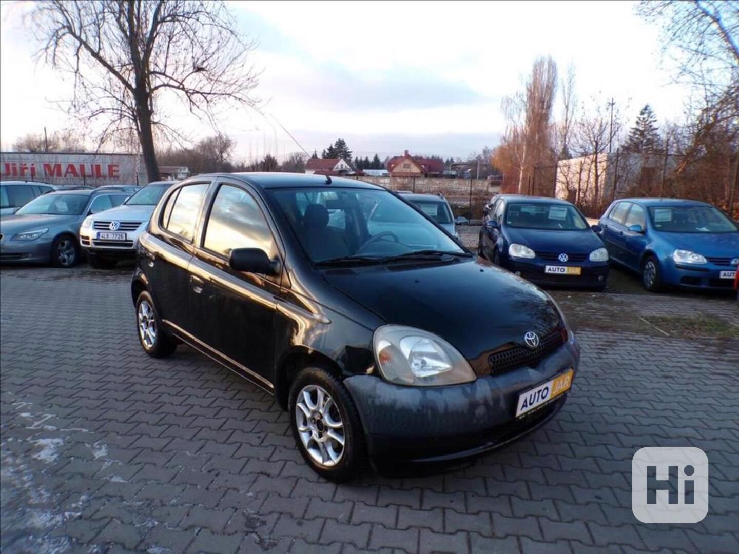 Toyota Yaris 1,0 VVT-i POSILOVAČ ŘÍZENÍ - foto 1