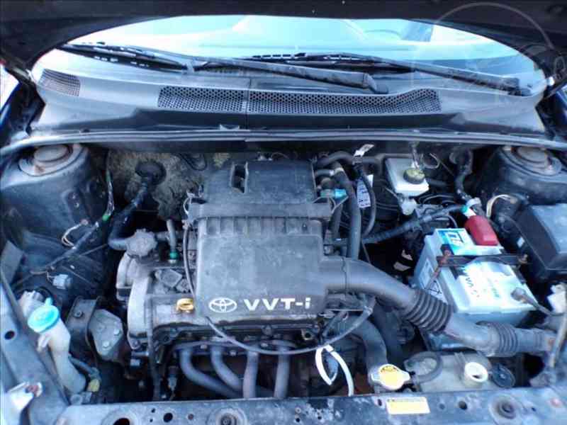 Toyota Yaris 1,0 VVT-i POSILOVAČ ŘÍZENÍ - foto 12