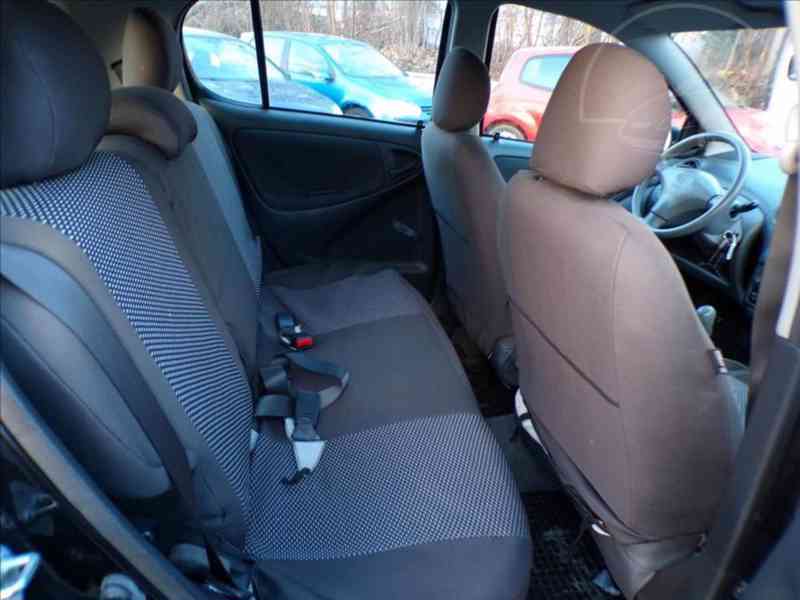 Toyota Yaris 1,0 VVT-i POSILOVAČ ŘÍZENÍ - foto 10