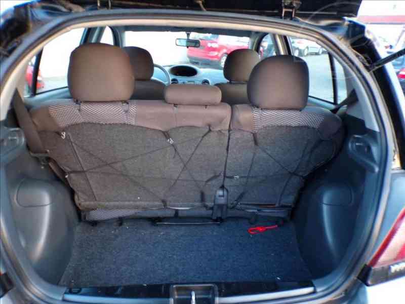 Toyota Yaris 1,0 VVT-i POSILOVAČ ŘÍZENÍ - foto 9