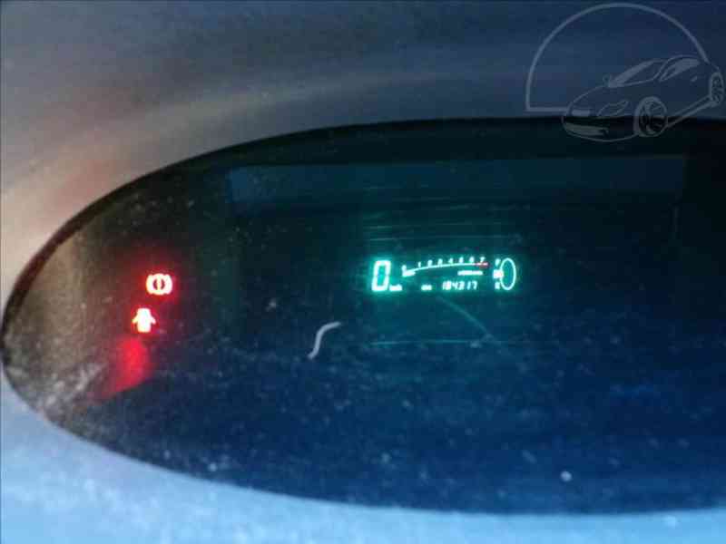 Toyota Yaris 1,0 VVT-i POSILOVAČ ŘÍZENÍ - foto 6