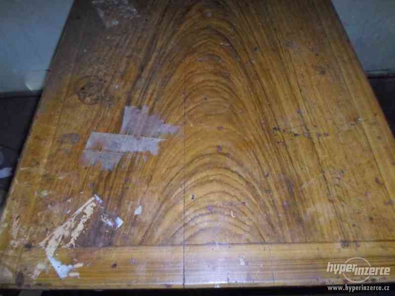Krásný hospodský dřevěný stůl - foto 4