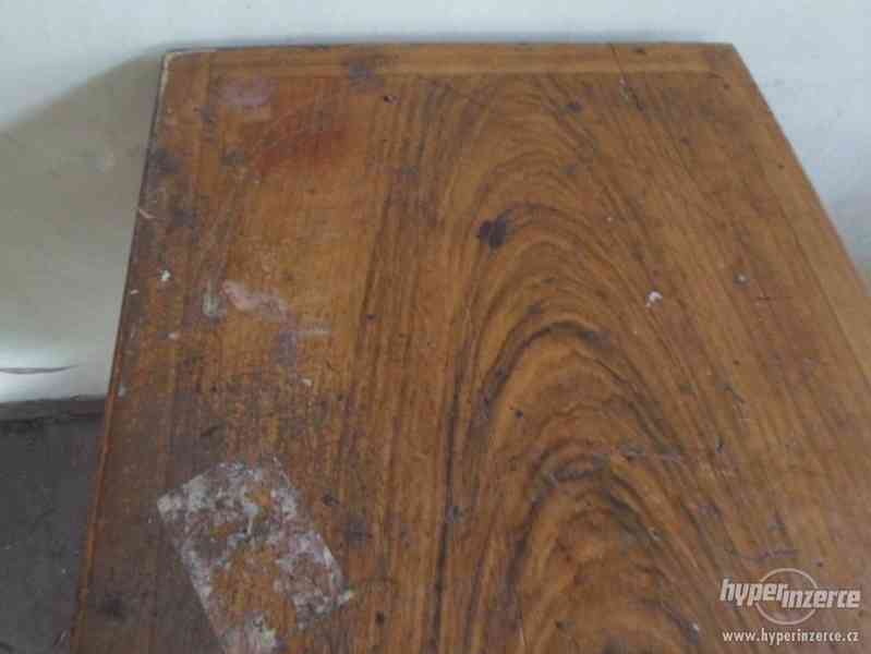 Krásný hospodský dřevěný stůl - foto 5