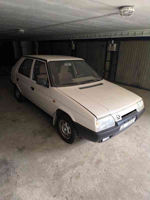 Škoda Favorit 136 LS, r. 1990, 29 400km, 1.majitel, STK 2028 - foto 1