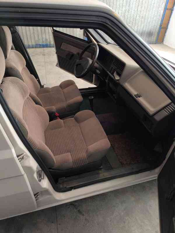 Škoda Favorit 136 LS, r. 1990, 29 400km, 1.majitel, STK 2028 - foto 3