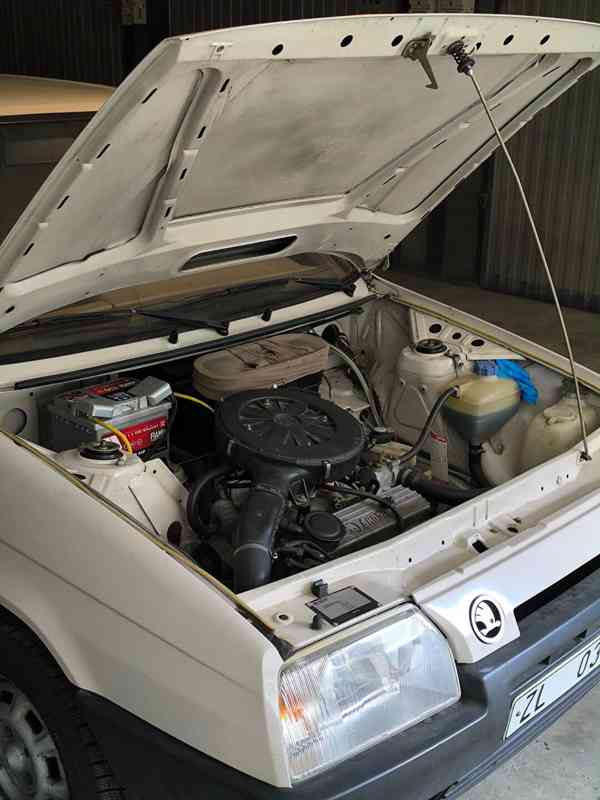 Škoda Favorit 136 LS, r. 1990, 29 400km, 1.majitel, STK 2028 - foto 5