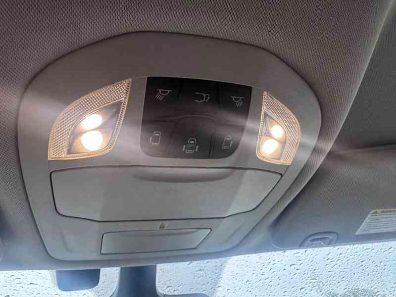 Chrysler Pacifica 3,6 Radar Adaptemp L-Plus Látka 2020 - foto 17