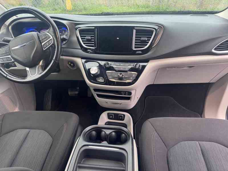 Chrysler Pacifica 3,6 Radar Adaptemp L-Plus Látka 2020 - foto 10