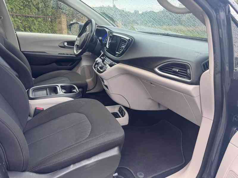 Chrysler Pacifica 3,6 Radar Adaptemp L-Plus Látka 2020 - foto 8