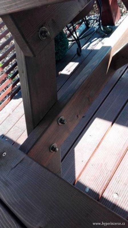 Dřevěný zahradní stůl s lavicemi - pivní set - foto 3
