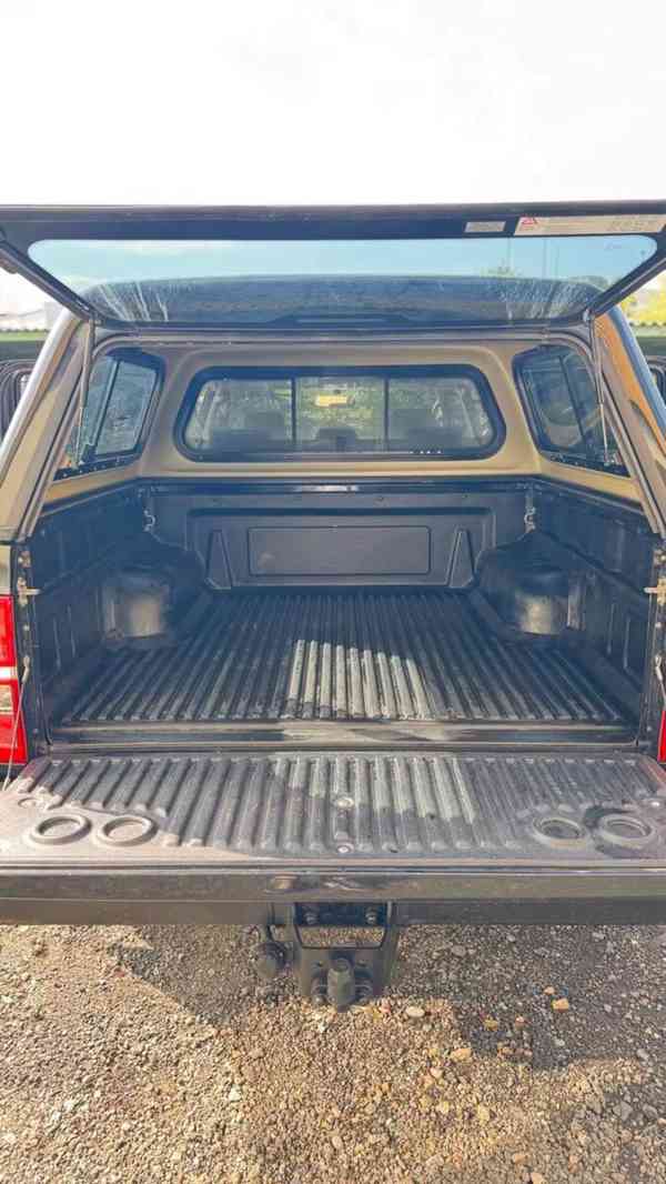 Toyota Hilux 3.0 D4D manuál 126kw - foto 14