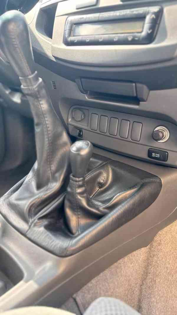 Toyota Hilux 3.0 D4D manuál 126kw - foto 11