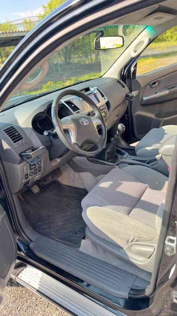 Toyota Hilux 3.0 D4D manuál 126kw - foto 2