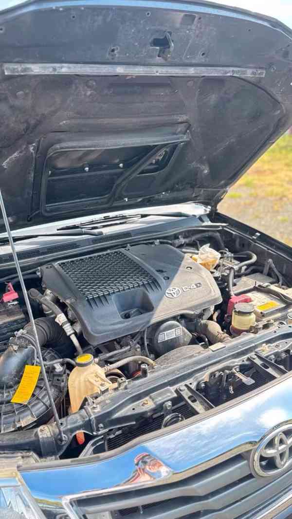 Toyota Hilux 3.0 D4D manuál 126kw - foto 15