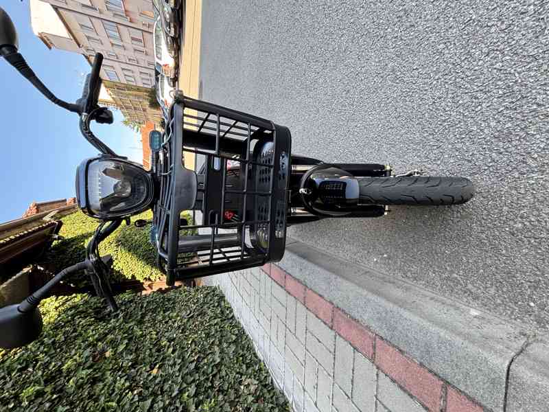 VÁNOČNÍ SLEVA! NOVÝ elektrický skútr 350 W - ideální vánoční - foto 4